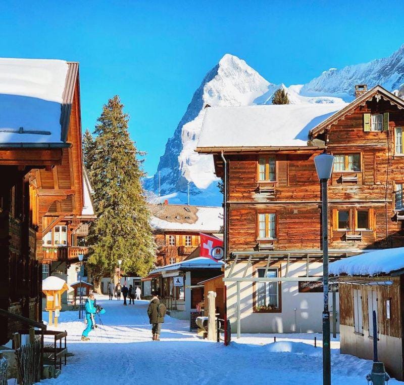 instagram.com/swissmonamour