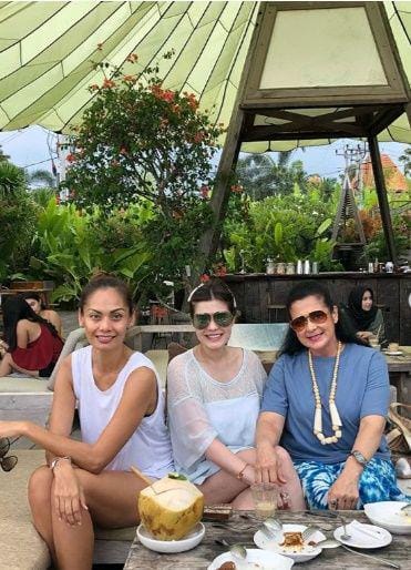 instagram.com/carissa_puteri