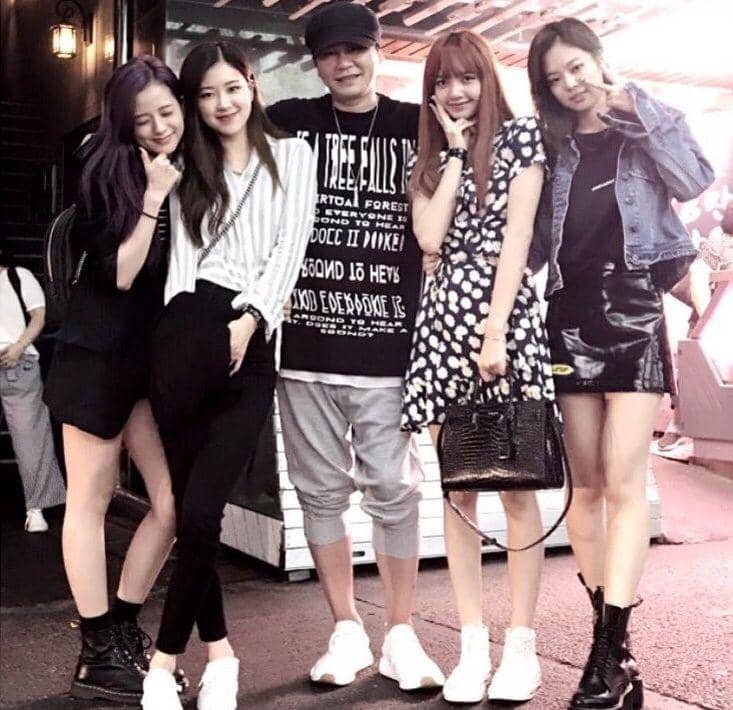 instagram.com/blackpinkofficial