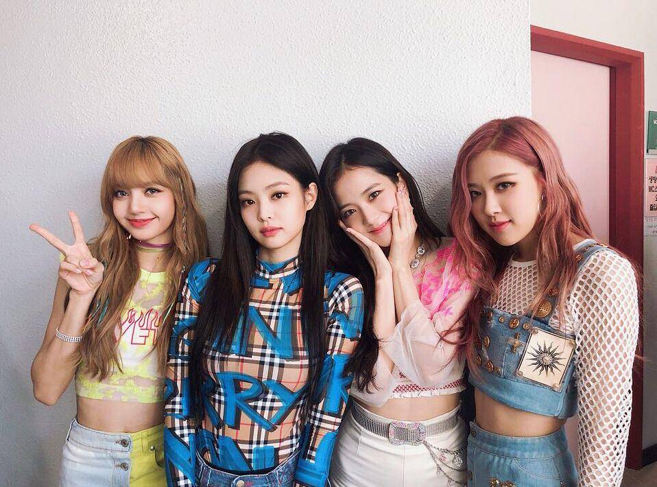 instagram.com/blackpinkofficial