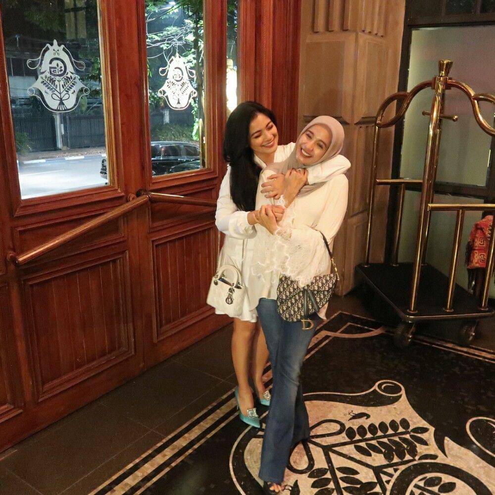 instagram.com/laudyacynthiabella