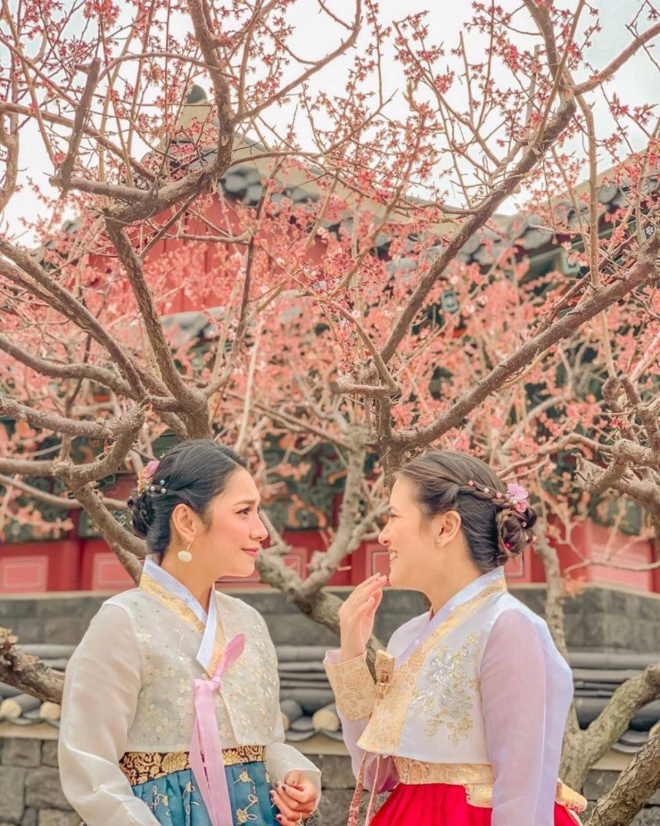 instagram.com/dindakirana.s