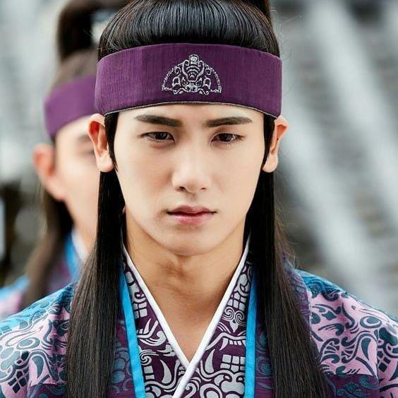 instagram.com/phs1116