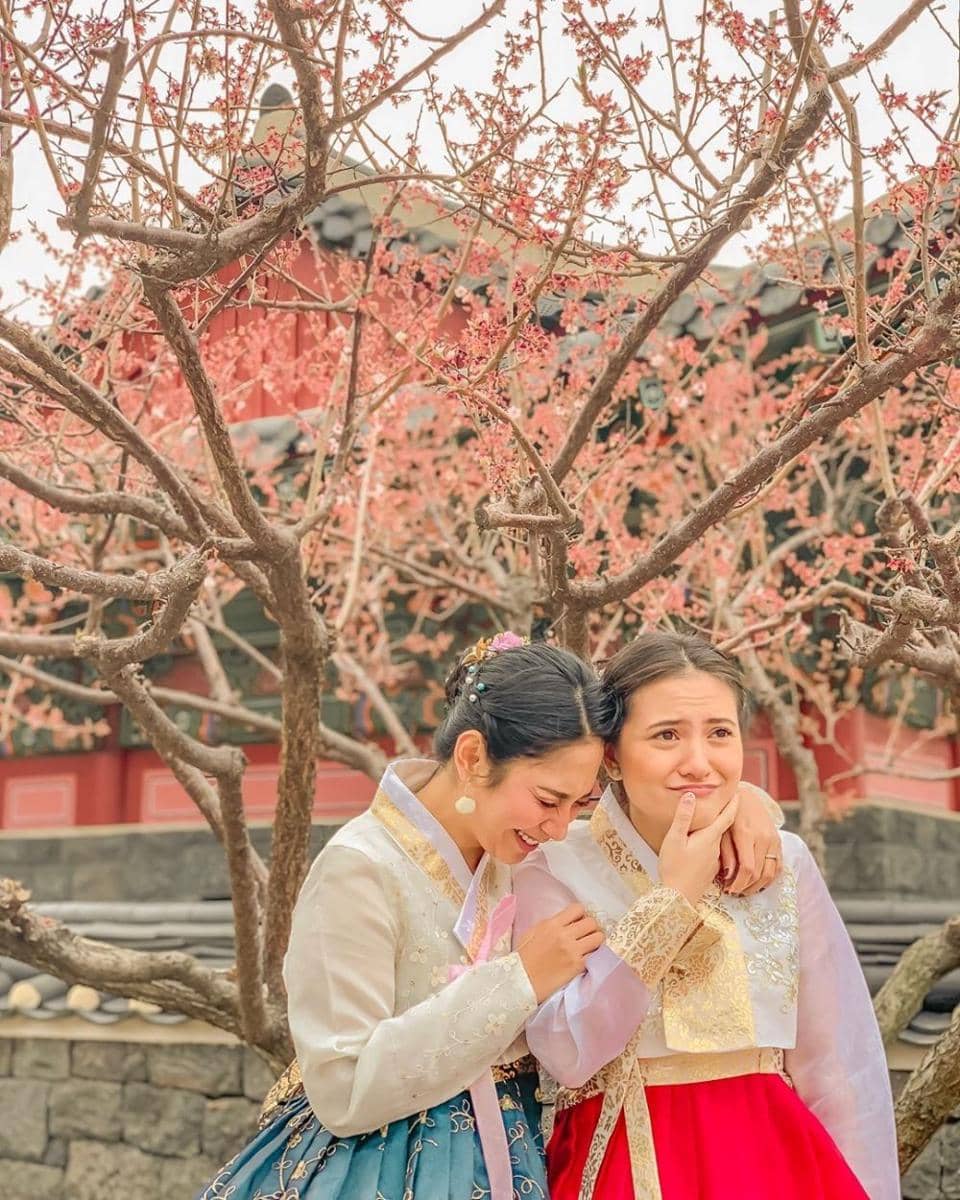 instagram.com/dindakirana.s