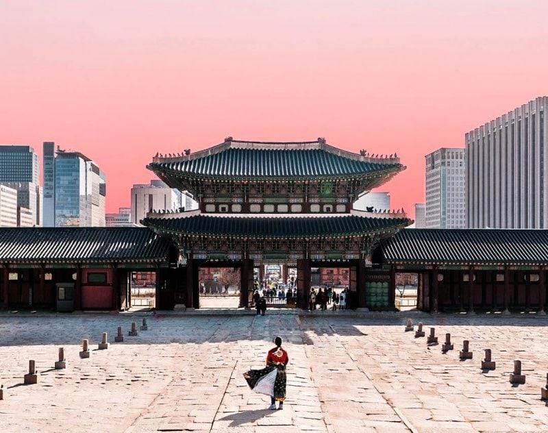 instagram.com/mirrorlessadventures