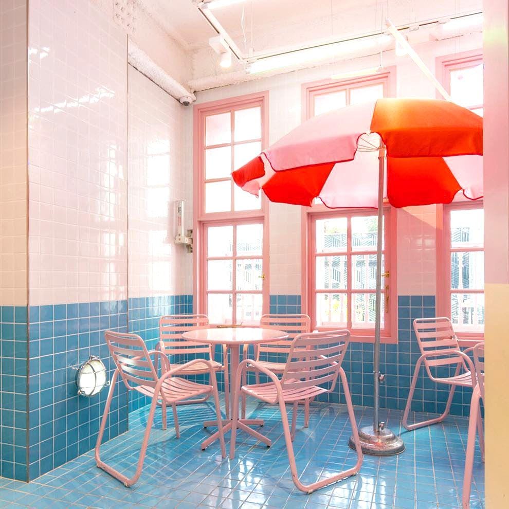 instagram.com/pinkpoolcafe