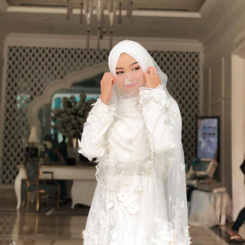 instagram.com/riaricis1795/