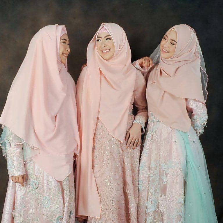 instagram.com/riaricis1795/