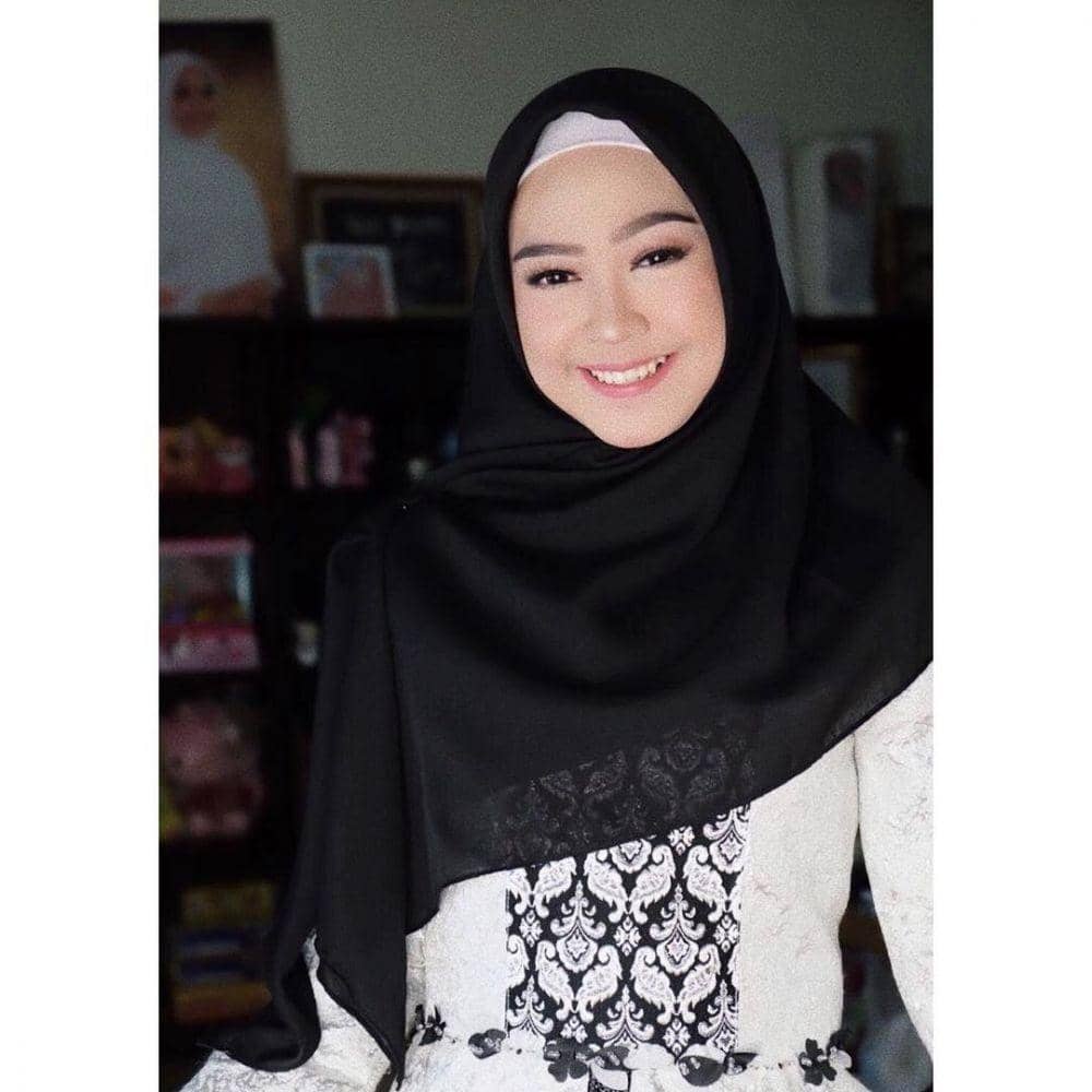 instagram.com/riaricis1795/