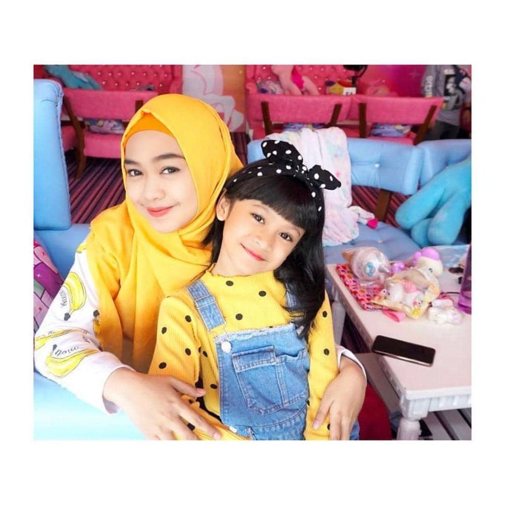 instagram.com/riaricis1795/