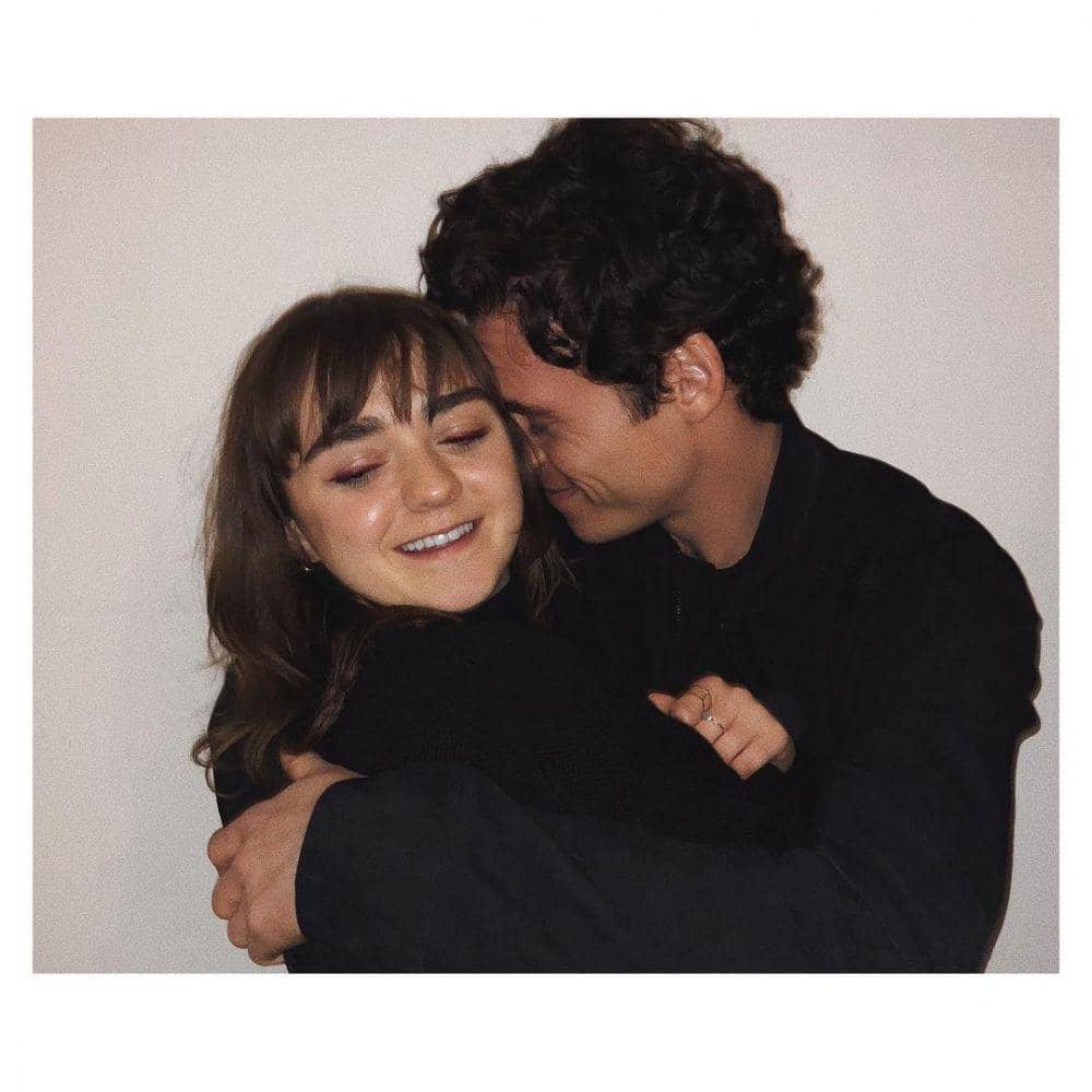 Instagram.com/maisie_williams