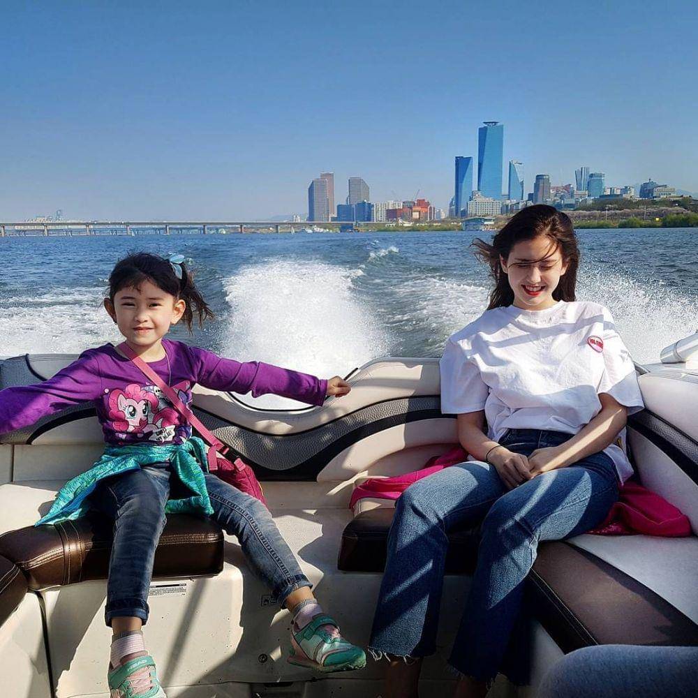 instagram.com/evelyndouma