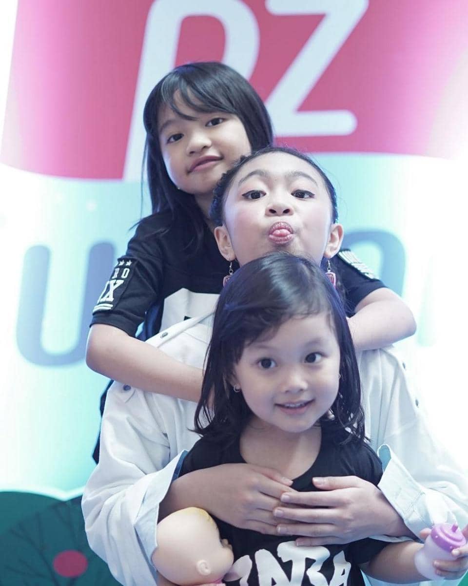 instagram.com/zara_leola_official