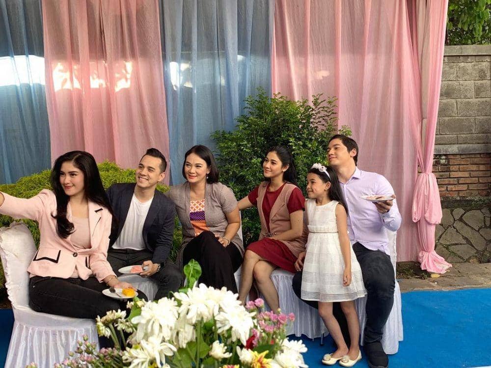 instagram.com/ochi24