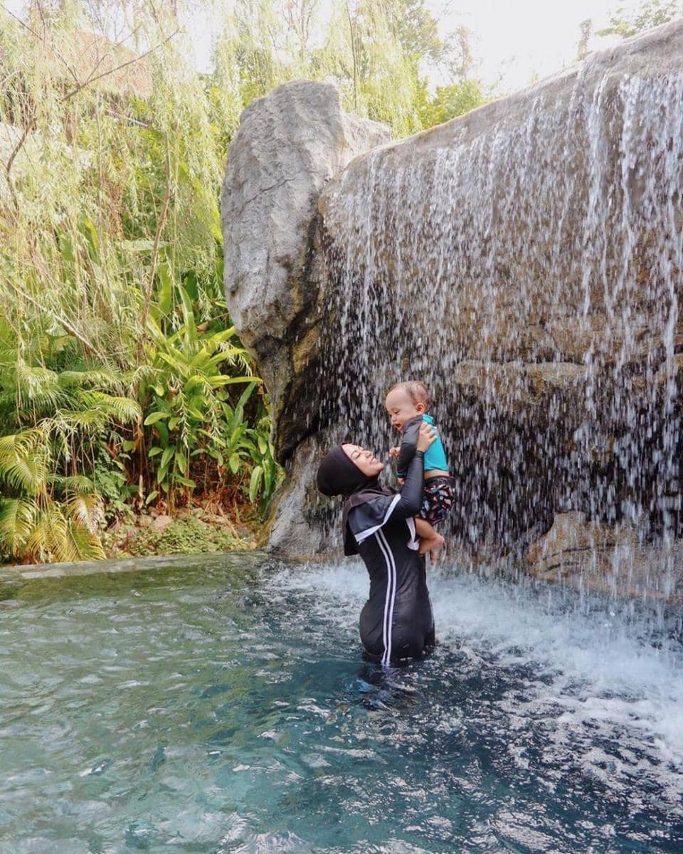 instagram.com/rachelvennya