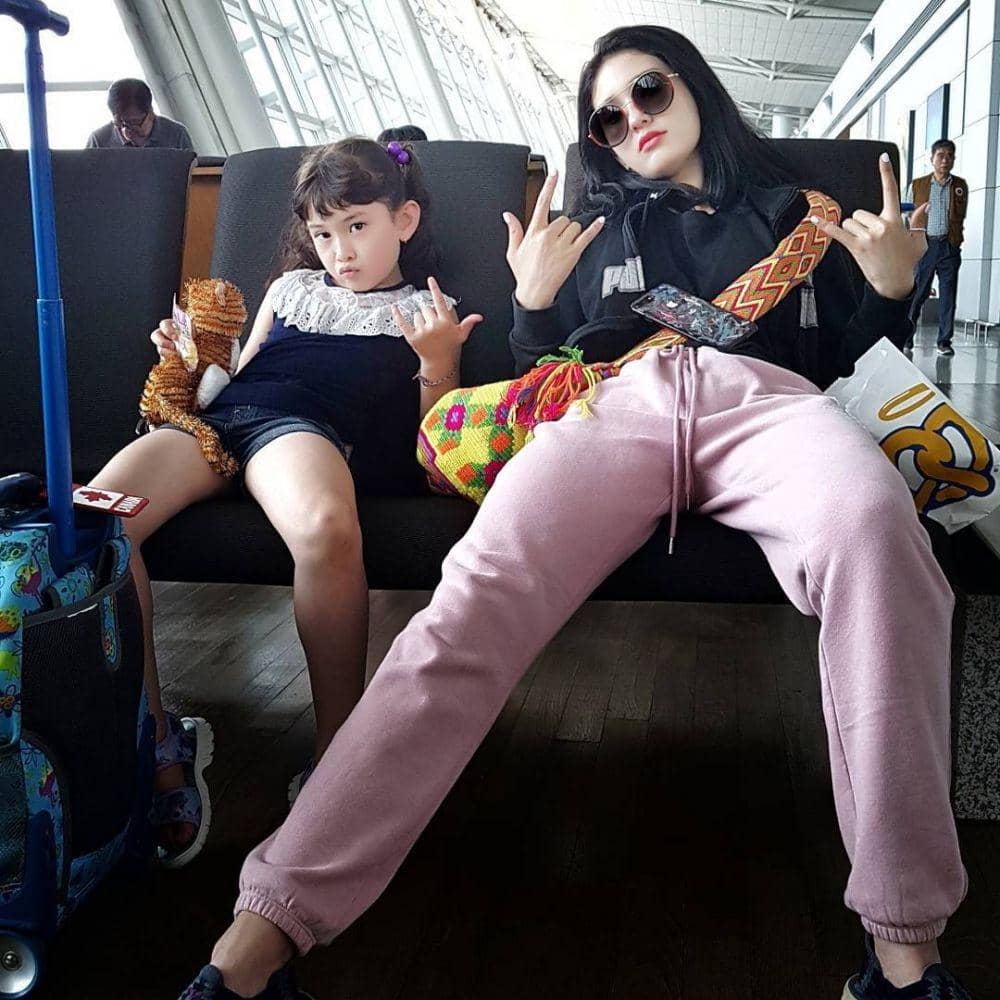 instagram.com/evelyndouma