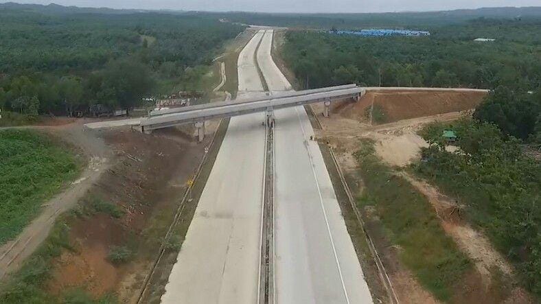 Salah satu jembatan di jalan tol Balikpapan-Samarinda (Dok. Wika Beton)