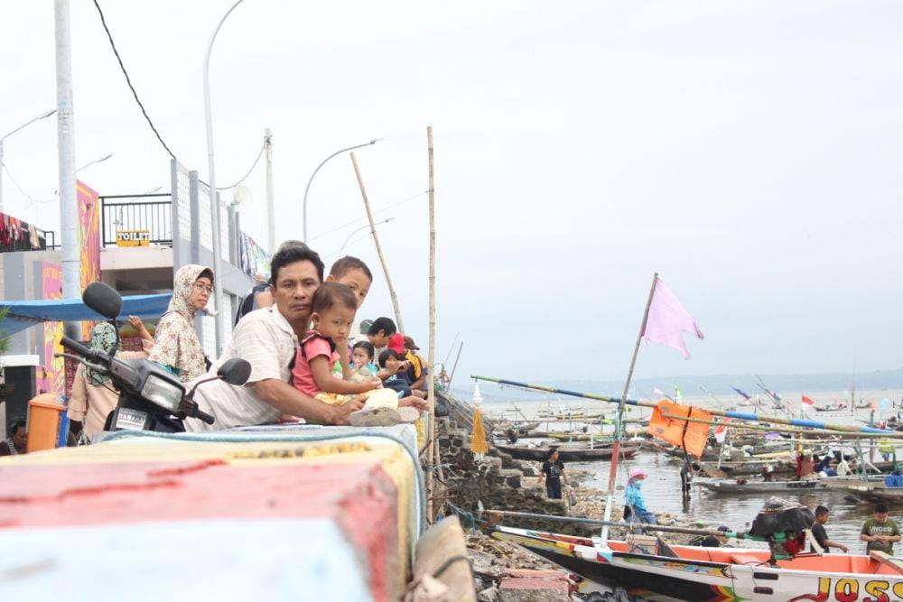 Earth Hour Surabaya / M. Nur Majid