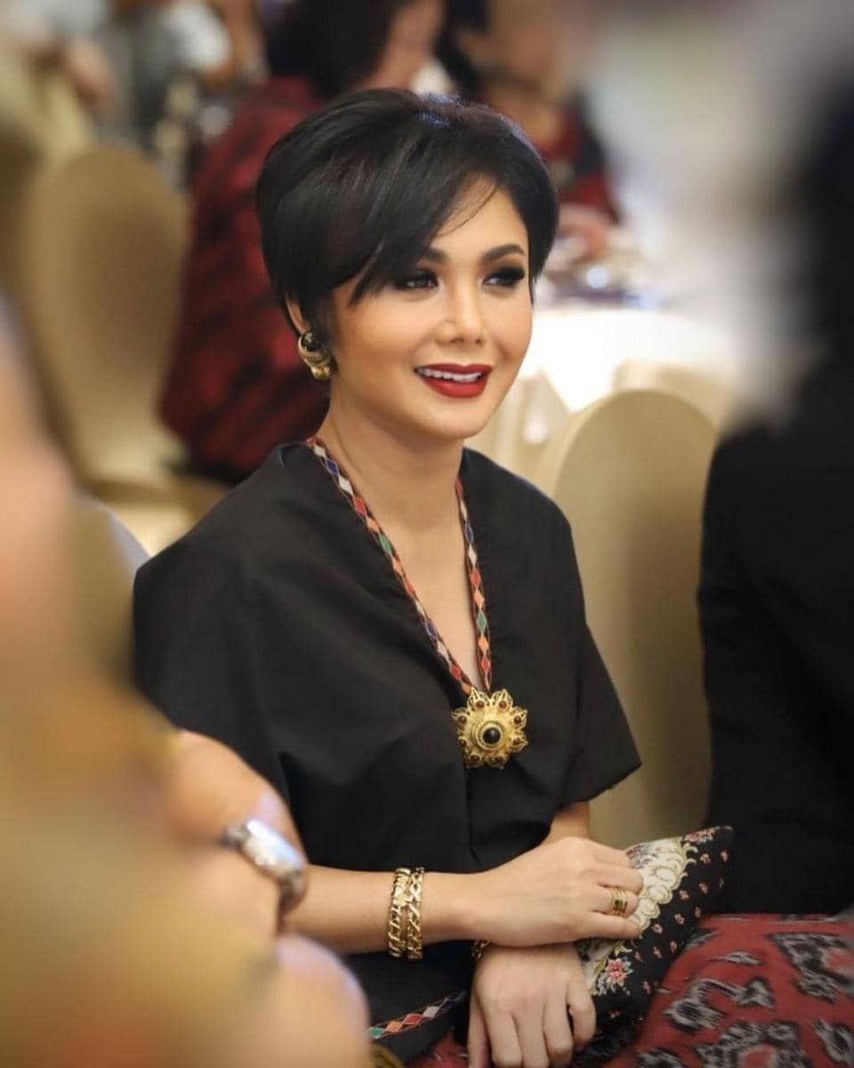 instagram.com/yunishara36