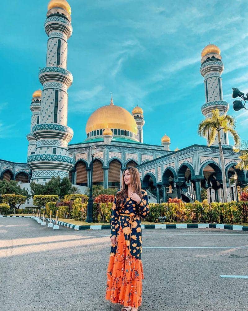 instagram.com/ladiihoney