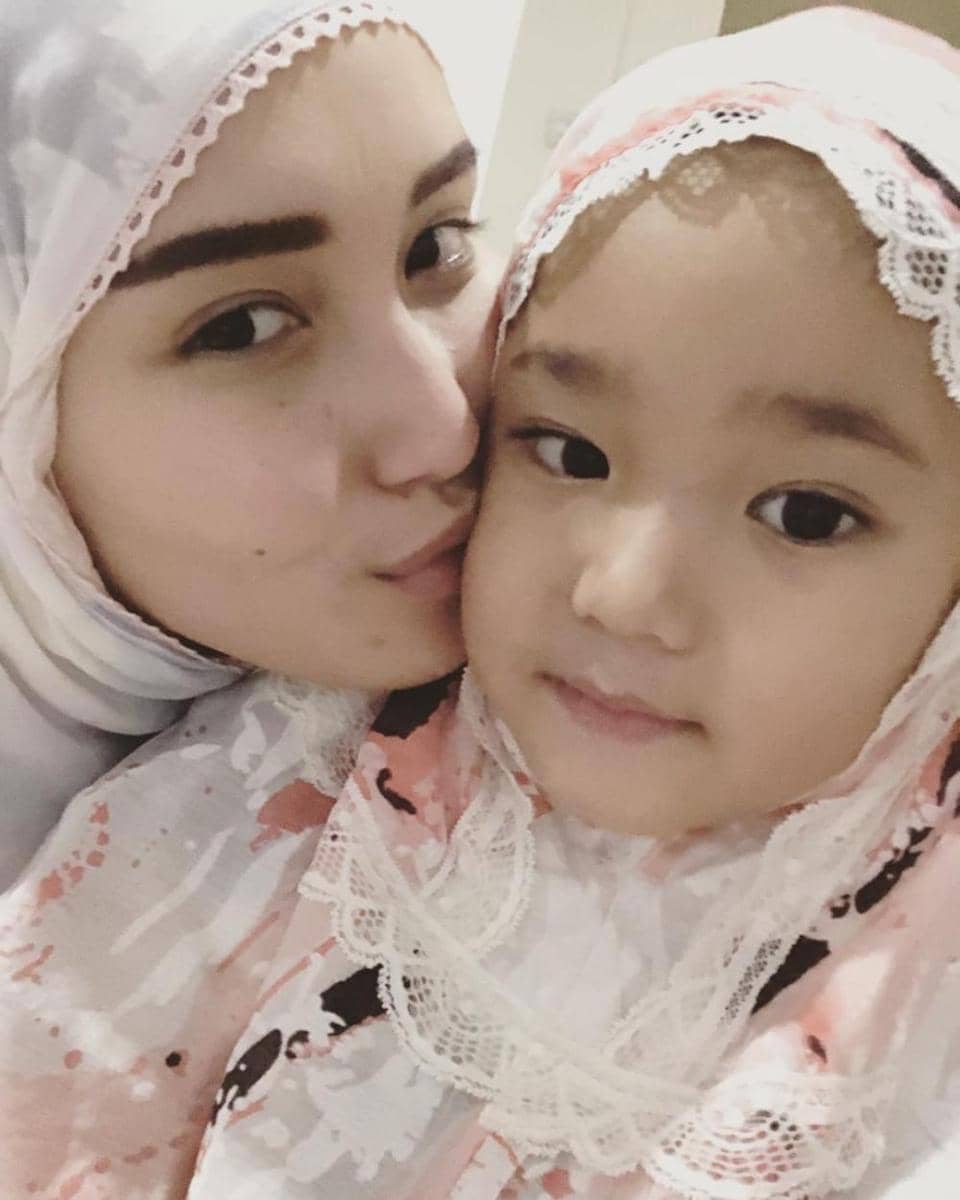 instagram.com/ayutingting92