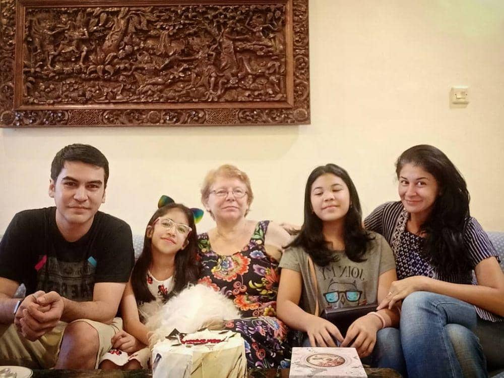 Instagram.com/monica_oemardi