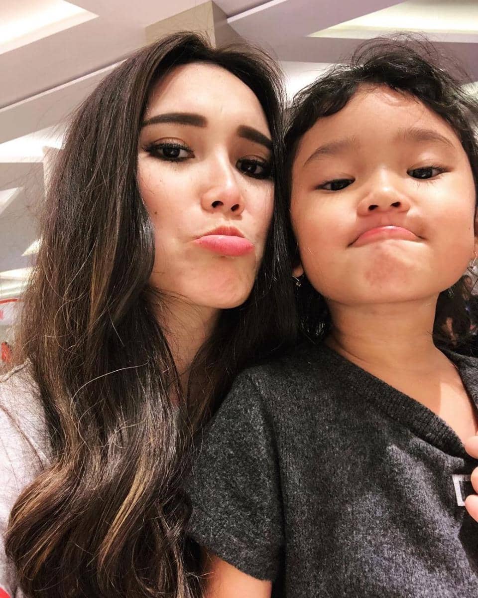 instagram.com/ayutingting92