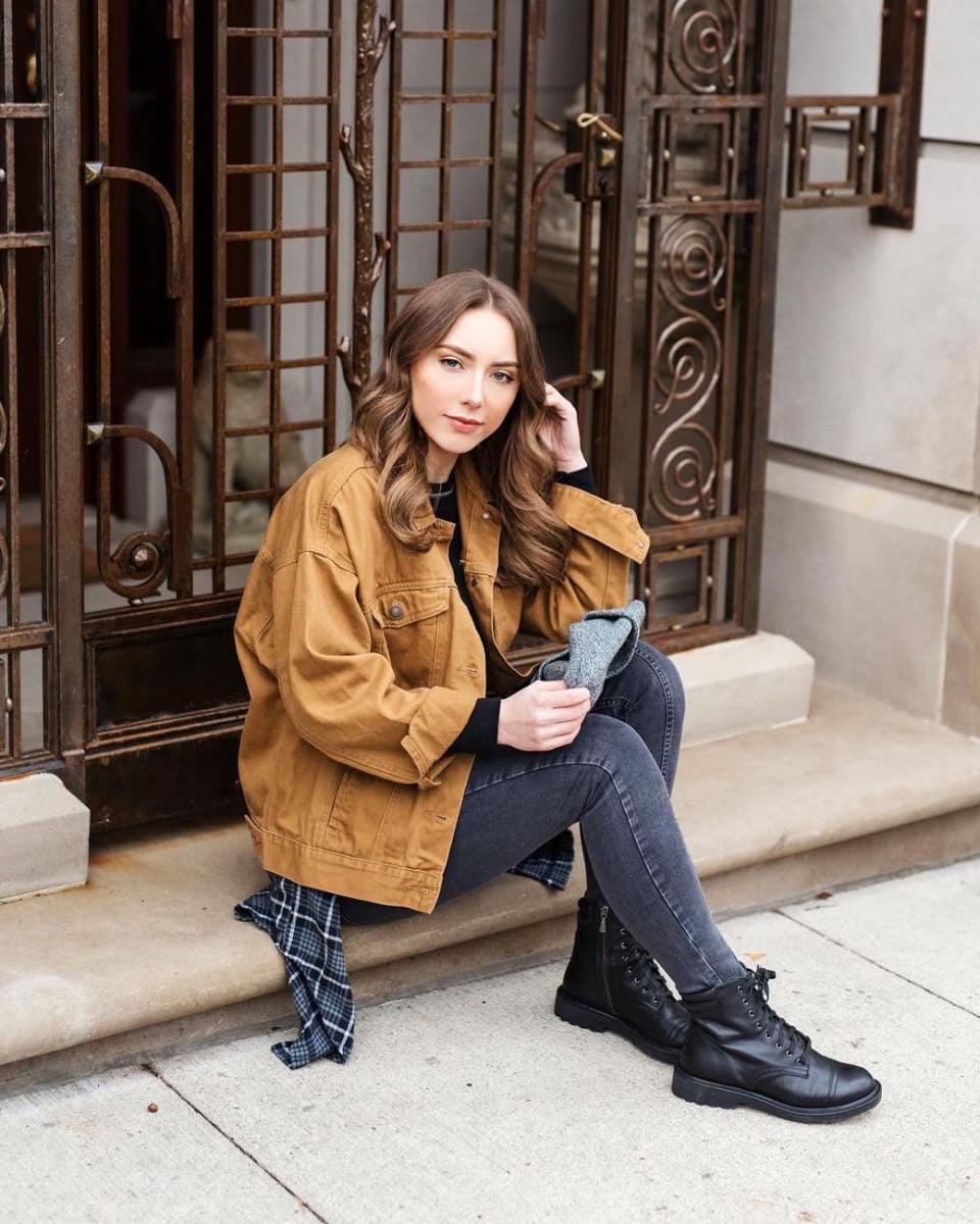 Instagram.com/hailiescott1