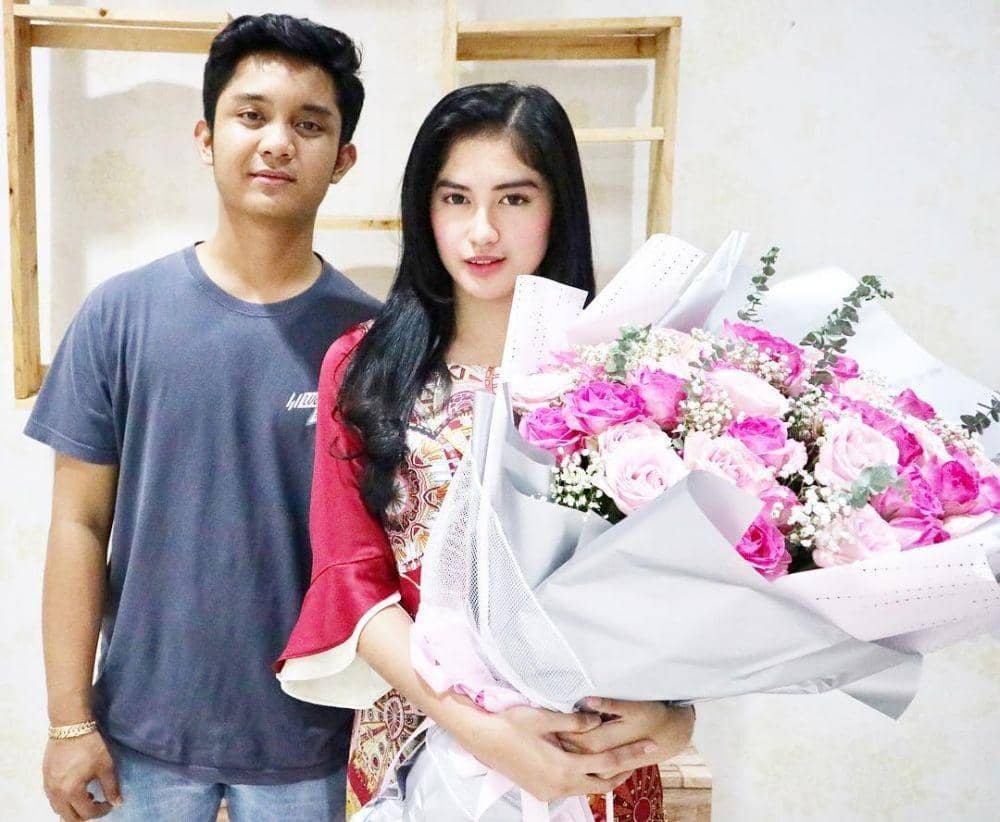 instagram.com/ochi24