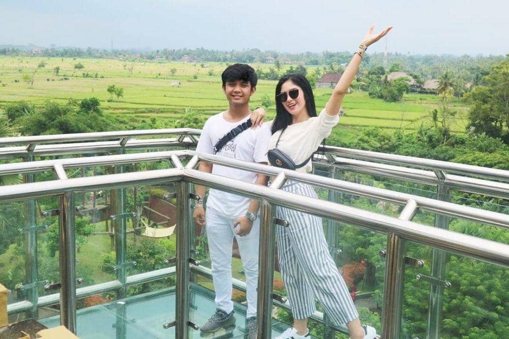 instagram.com/ochi24