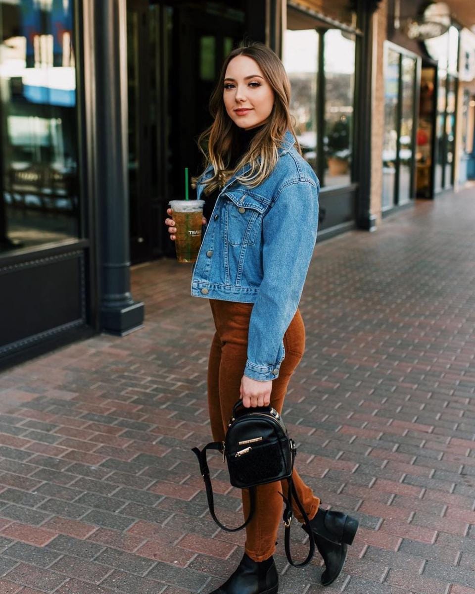 Instagram.com/hailiescott1