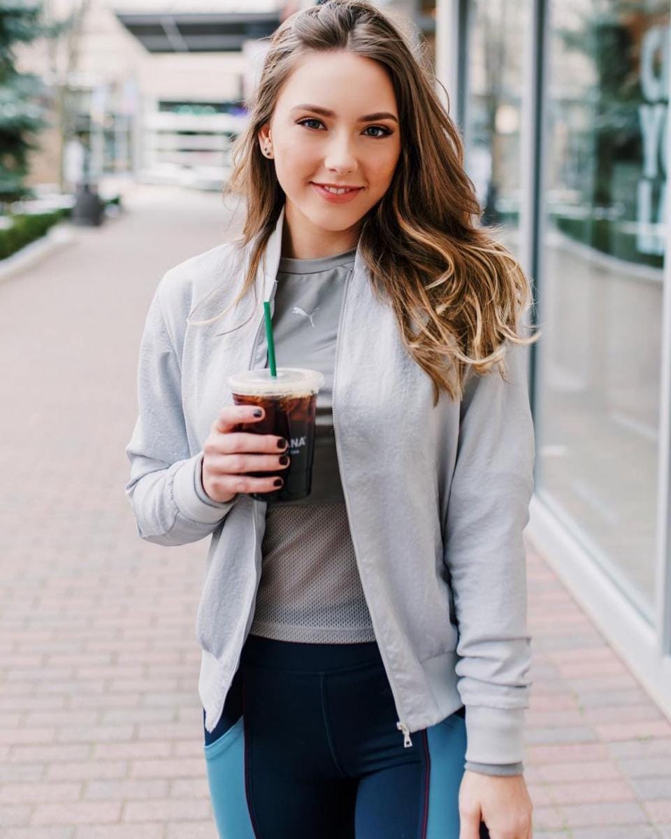 Instagram.com/hailiescott1