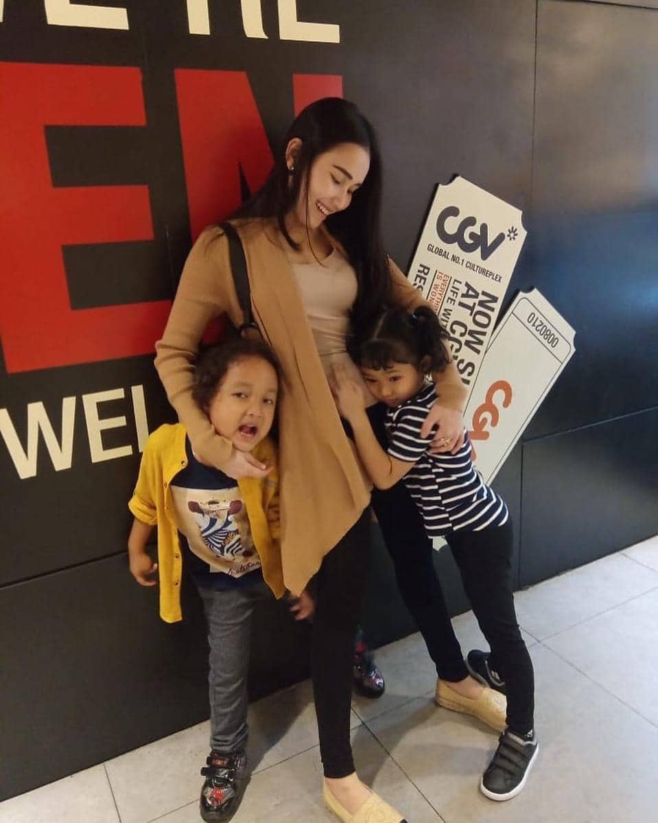 instagram.com/ayutingting92