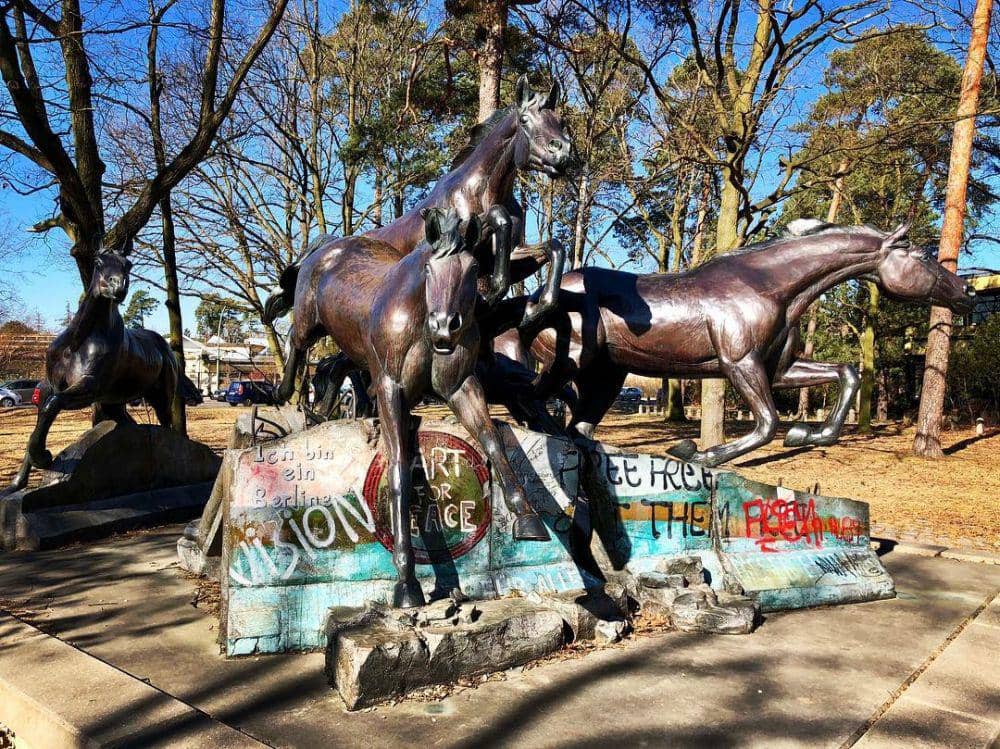 instagram.com/bekkateng