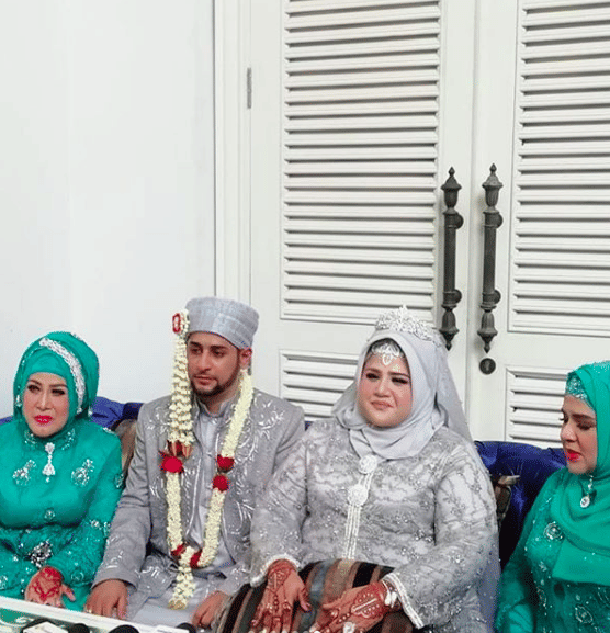 instagram.com/elvy_sukaesih