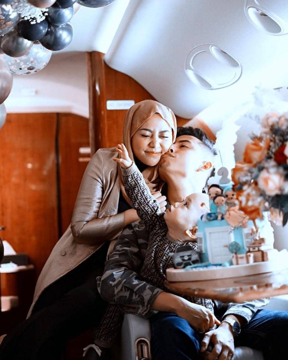 Instagram.com/rachelvennya