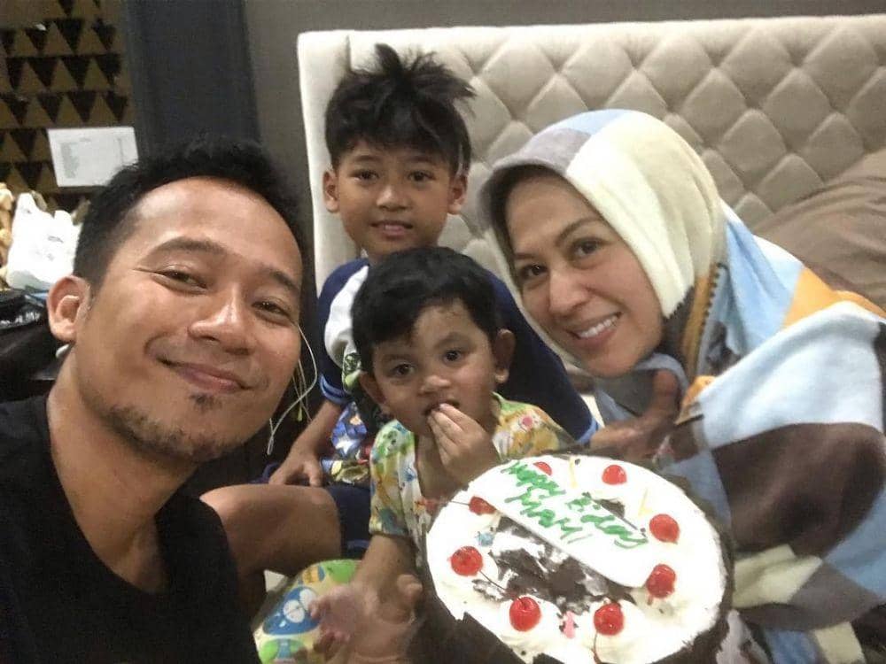 instagram.com/dennycagur