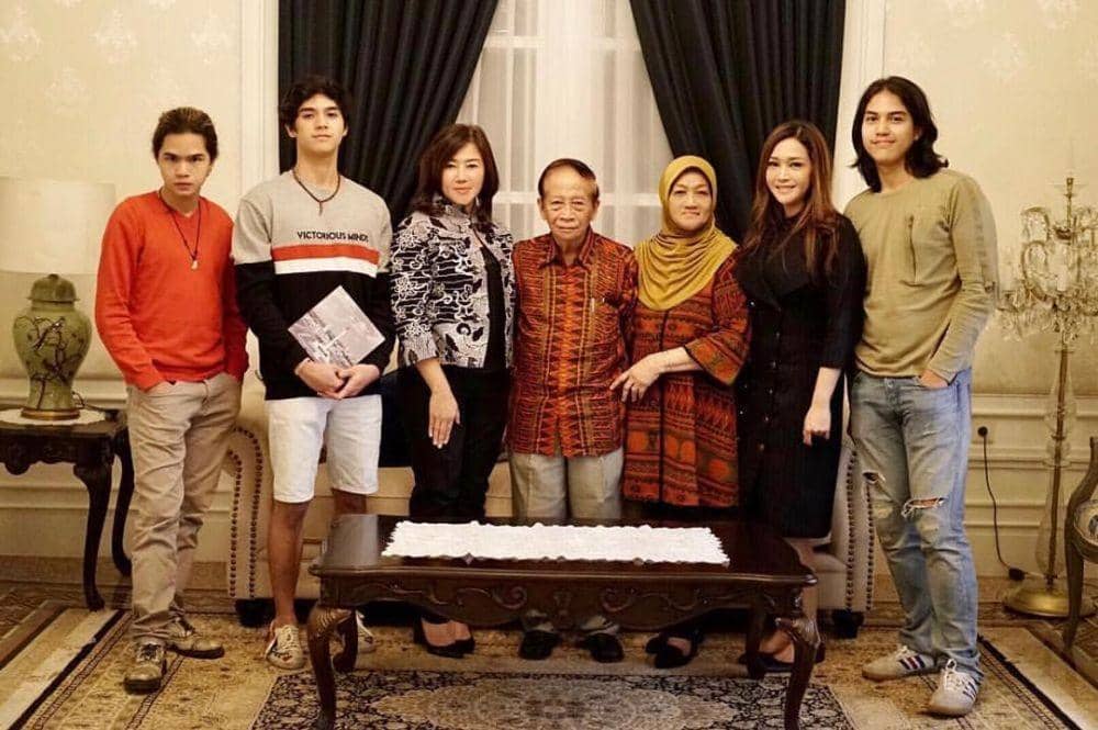 instagram.com/pinkyevianty