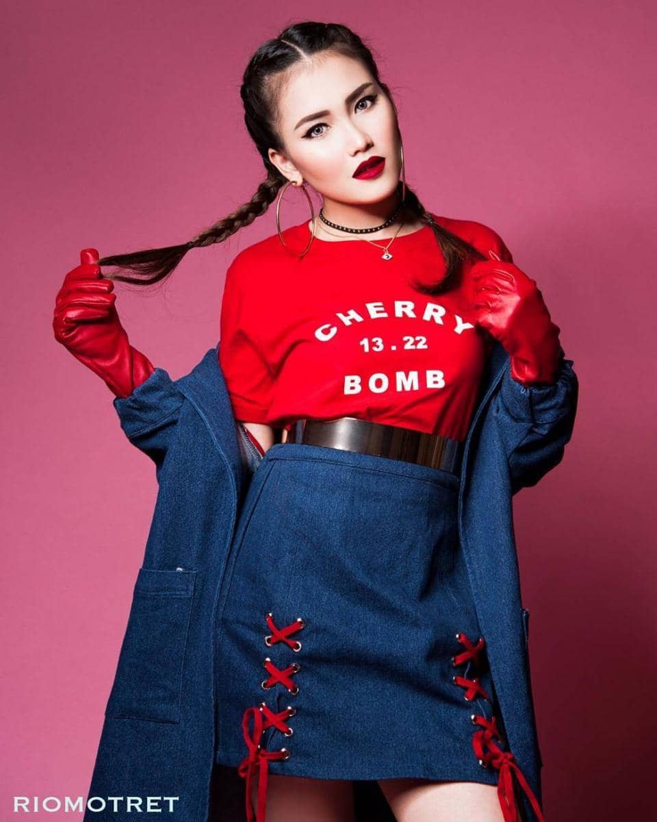 instagram.com/ayutingting92