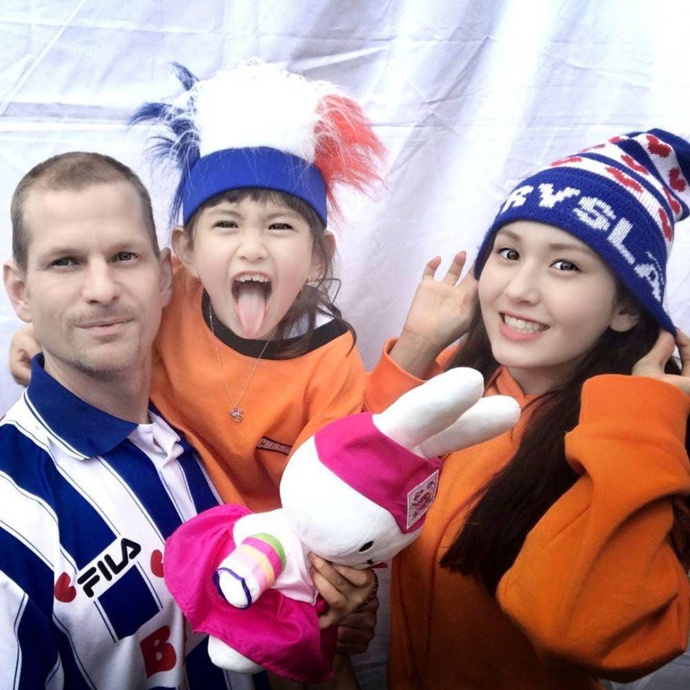 Instagram.com/evelyndouma