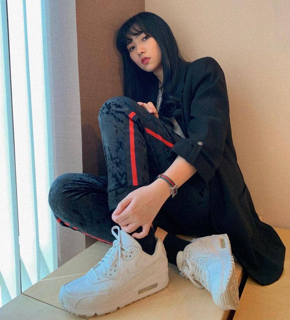 instagram.com/isyanasarasvati