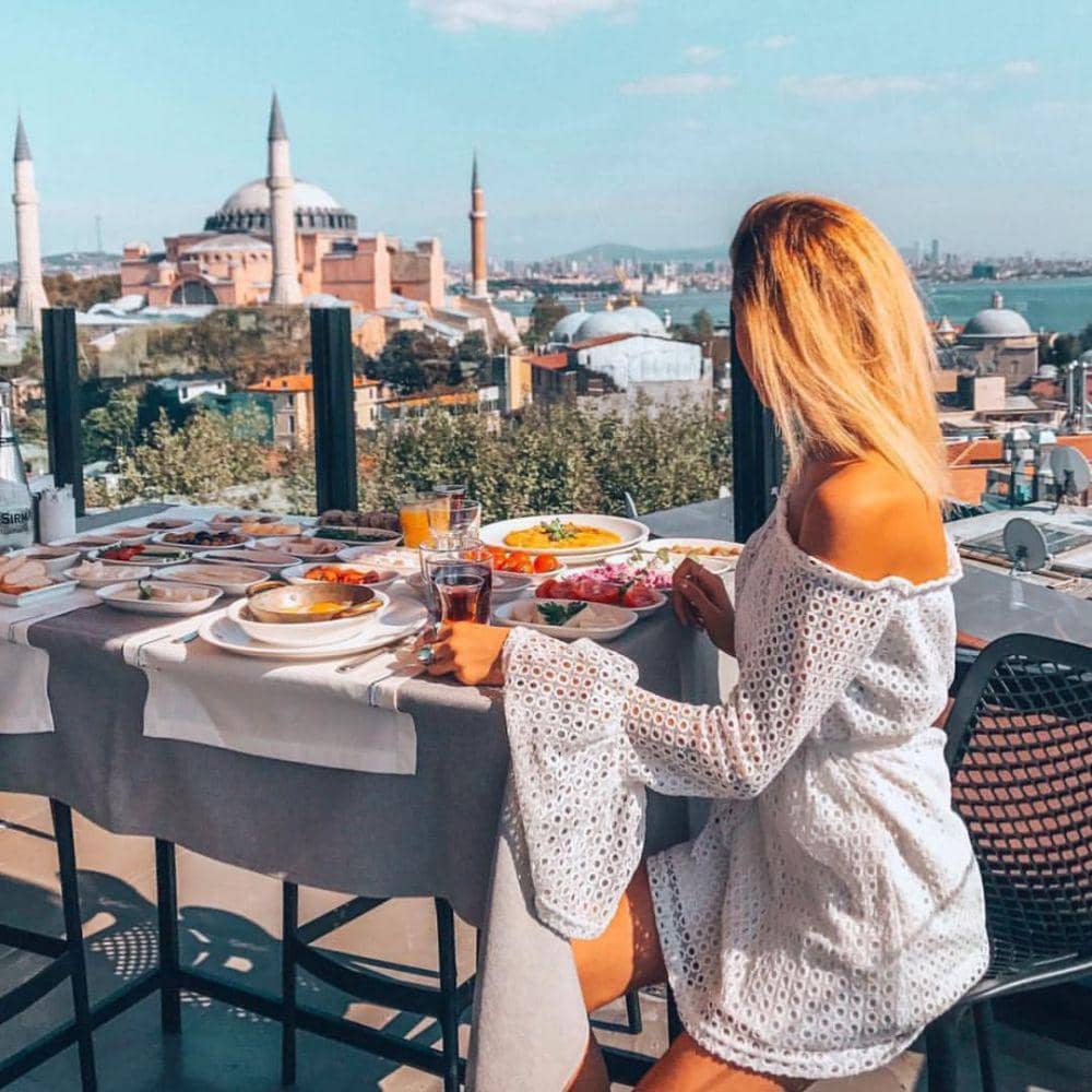 instagram.com/surahotels