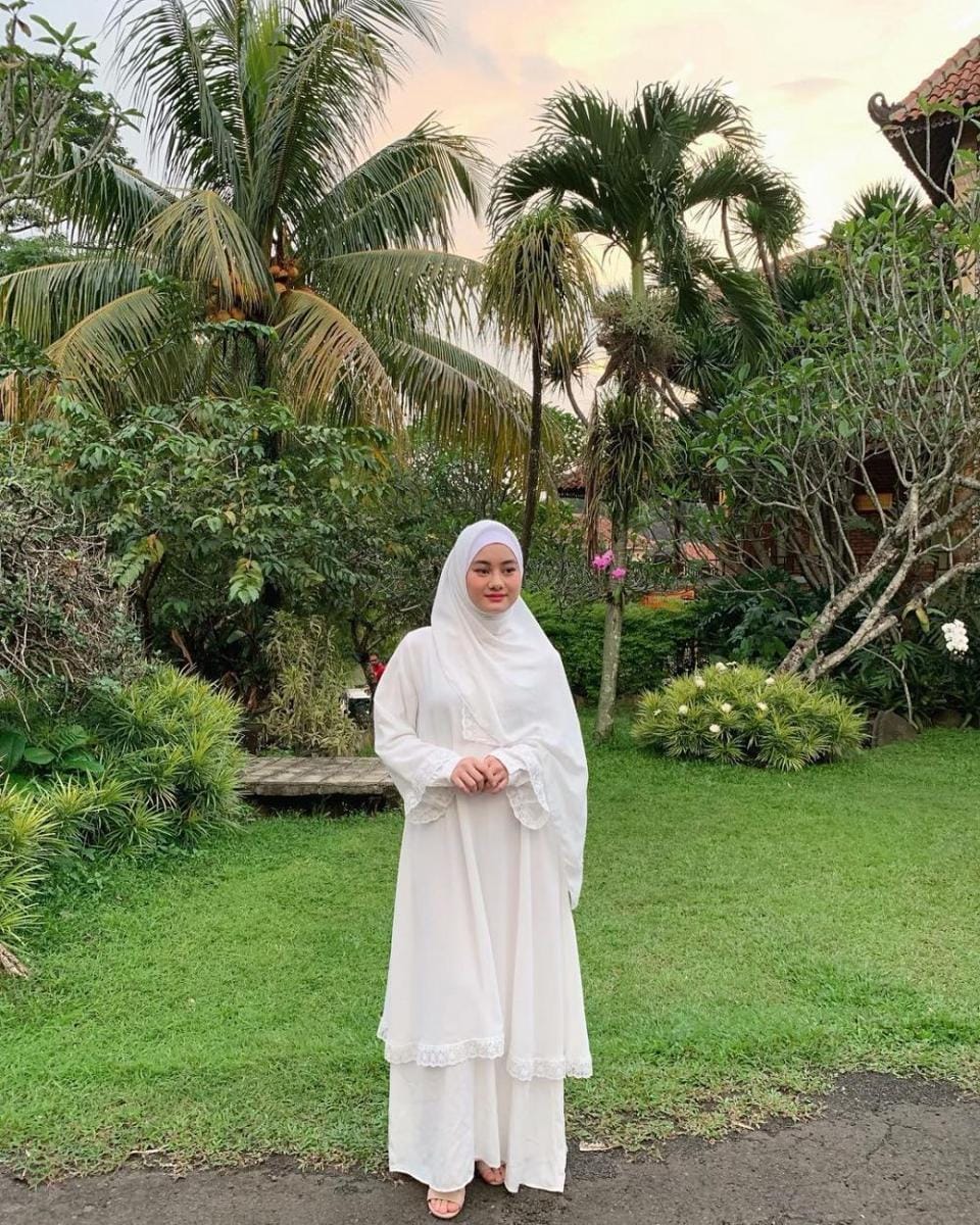 instagram.com/dindahw