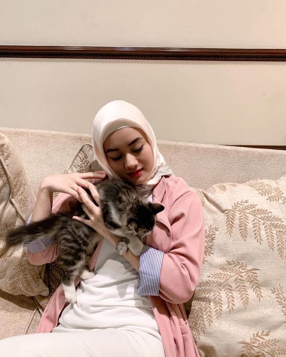 instagram.com/dindahw