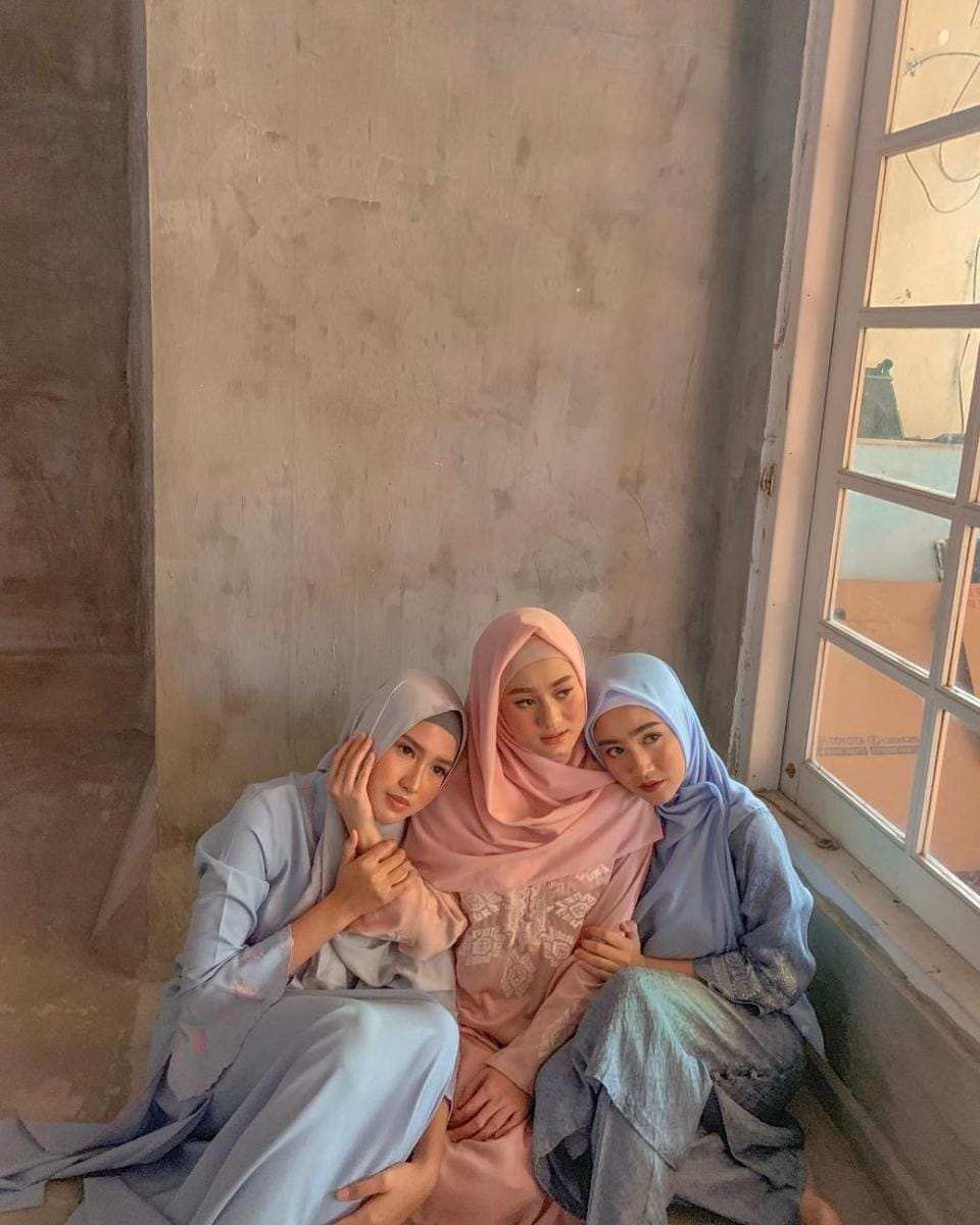 instagram.com/dindahw