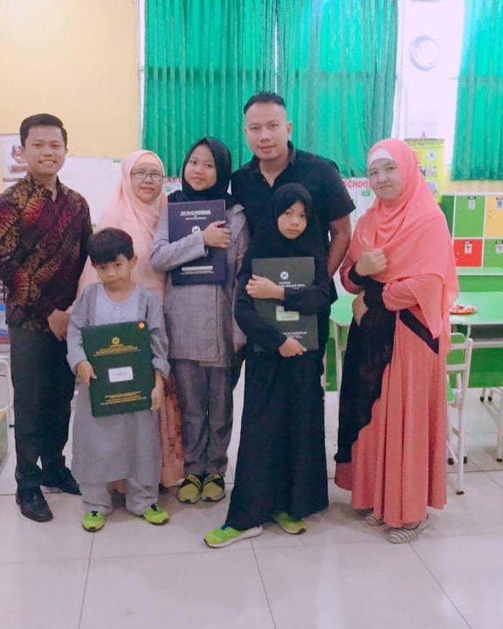 instagram.com/vickyprasetyo777