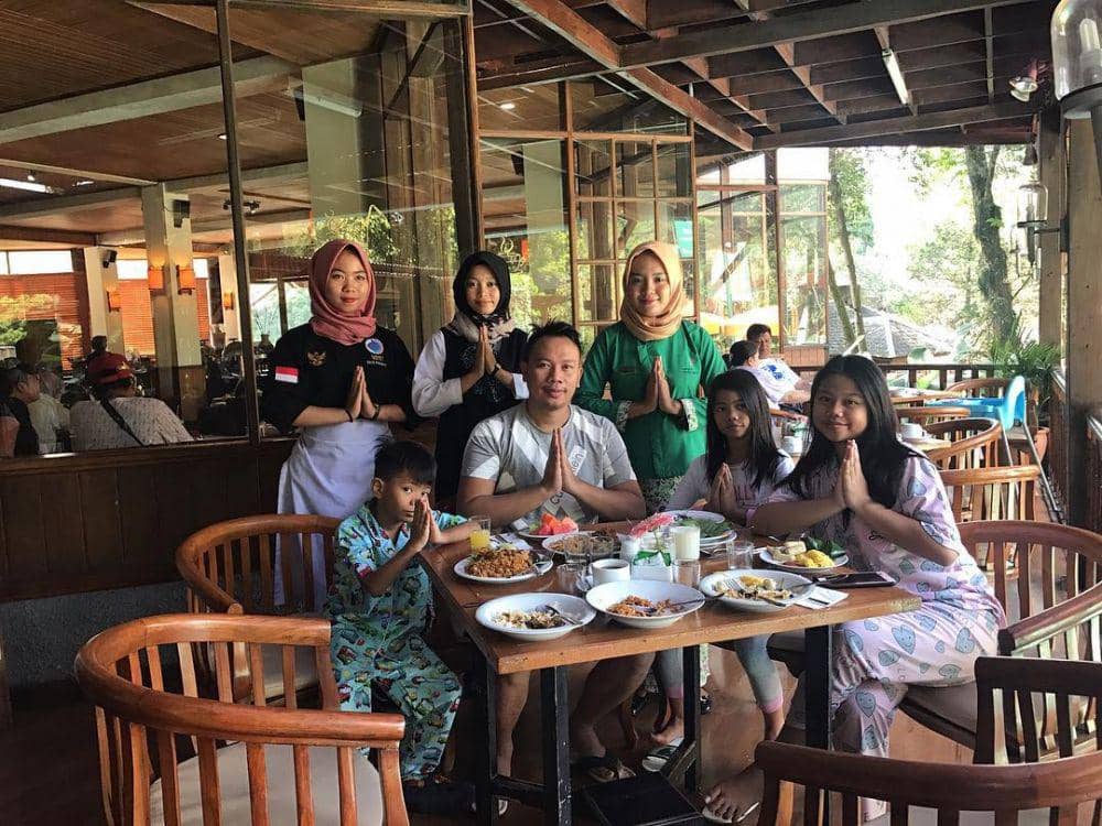 instagram.com/vickyprasetyo777