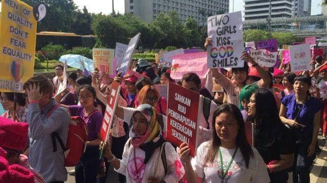 twitter.com/rappleridntimes