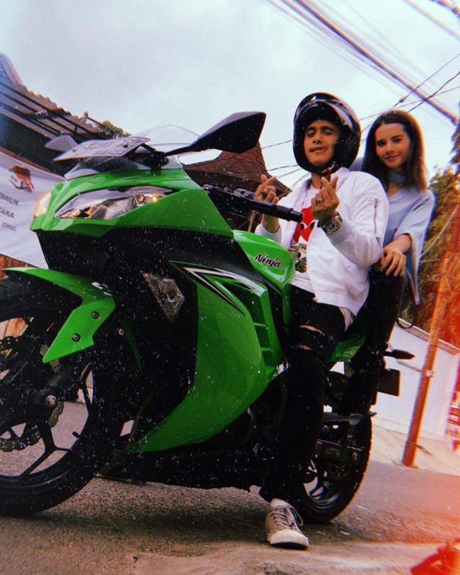 Instagram.com/ajunperwira