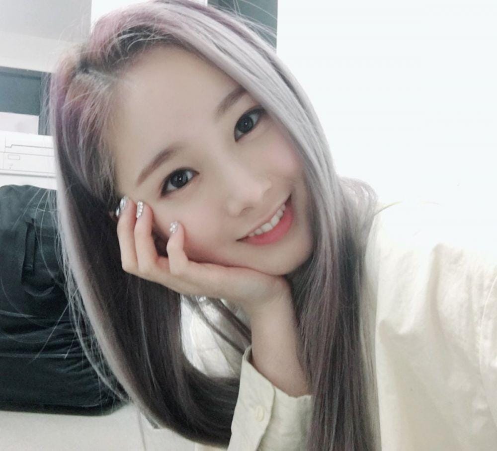 Twitter.com/EVERGLOW_twt